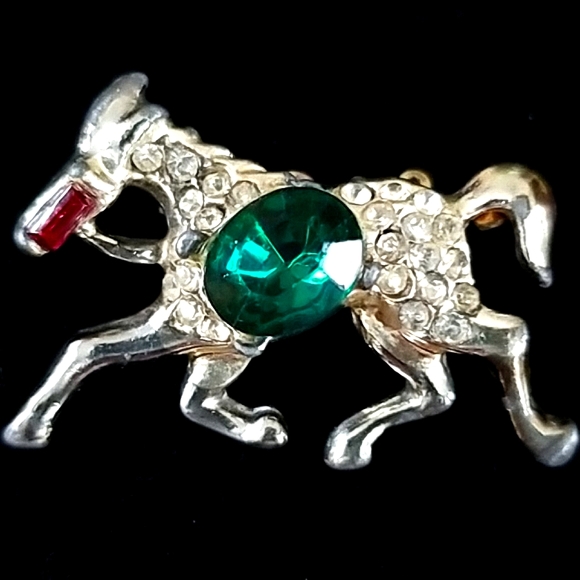 Vintage 1940s Mid Century Emerald and Ruby Crystal Rhinestone Horse Brooch - Picture 10 of 12